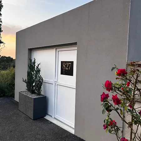 Room, Le 827 Warluis